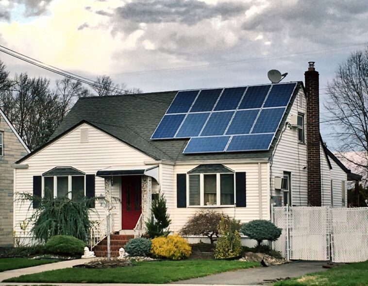 Die Kosten einer Solaranlage amortisieren sich nach 10 bis 15 Jahren. Foto addie2354 via Twenty20