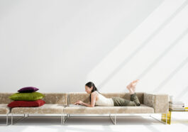 Ein Sofa mit viel Platz und viel Gemütlichkeit. Foto: nualaimages via Envato