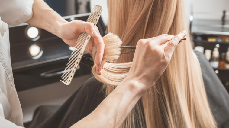 Die Kosten eines Friseurbesuches können weit mehr als 250 Euro betragen. Foto ©ansyvan stock adobe